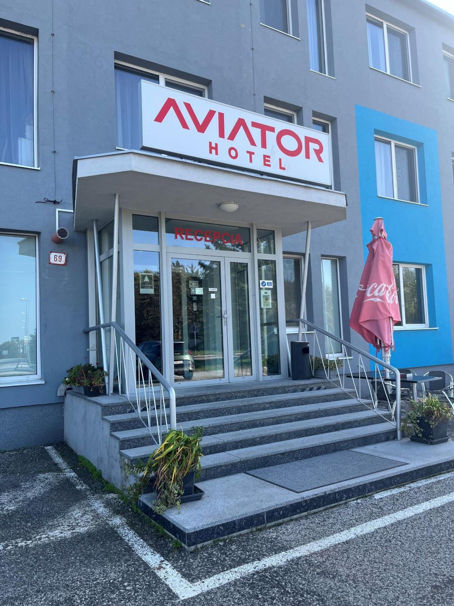 Aviator Garni Hotel Bratislava Exterior photo